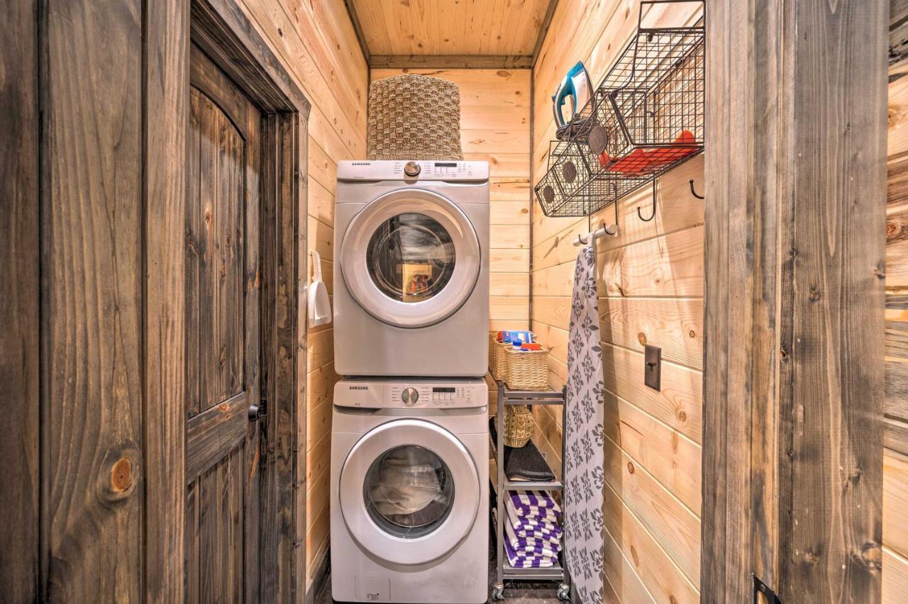 Luxury Cabin In The Woods With Hot Tub And Yard Games! Broken Bow Exteriér fotografie