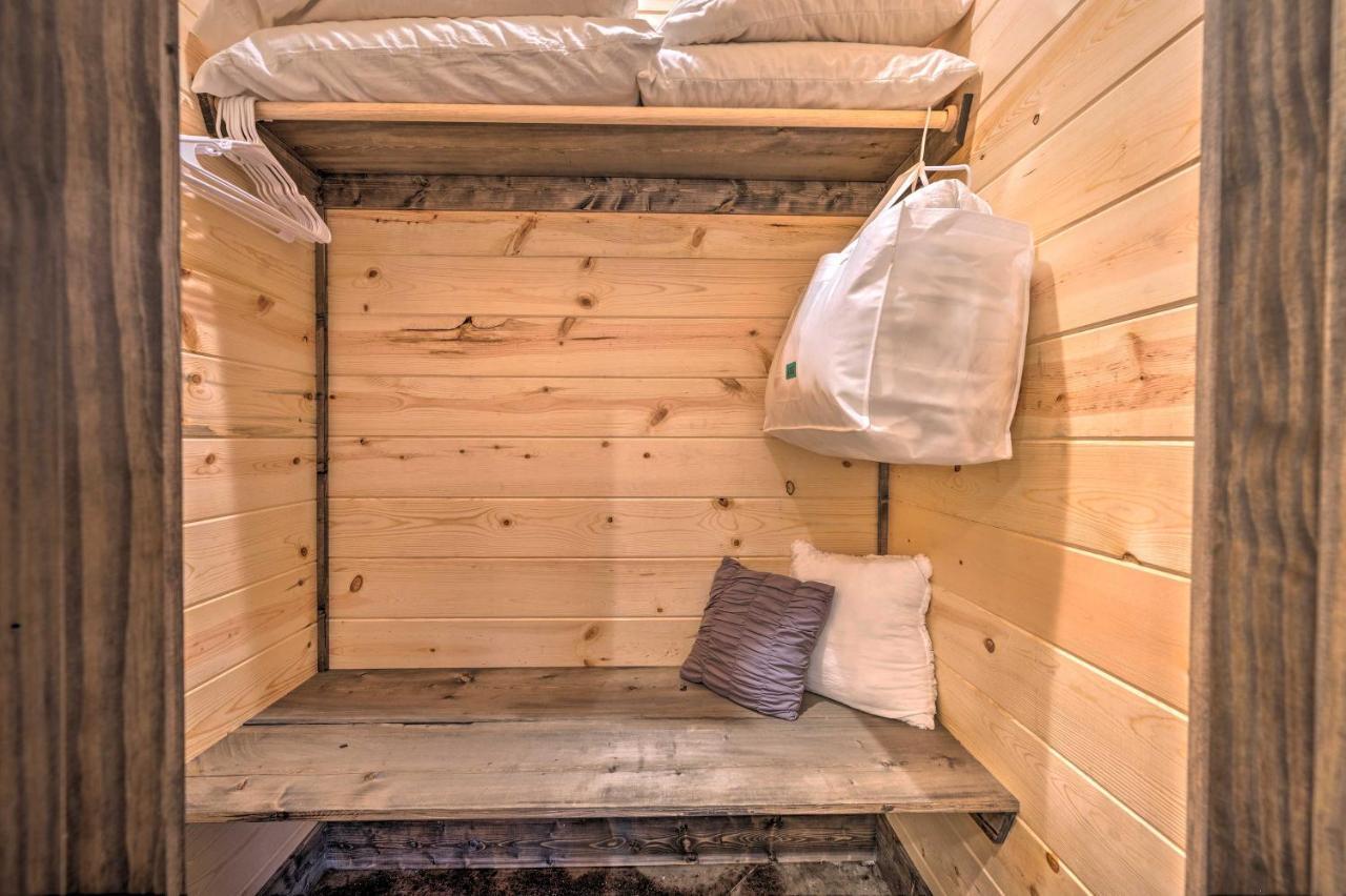 Luxury Cabin In The Woods With Hot Tub And Yard Games! Broken Bow Exteriér fotografie