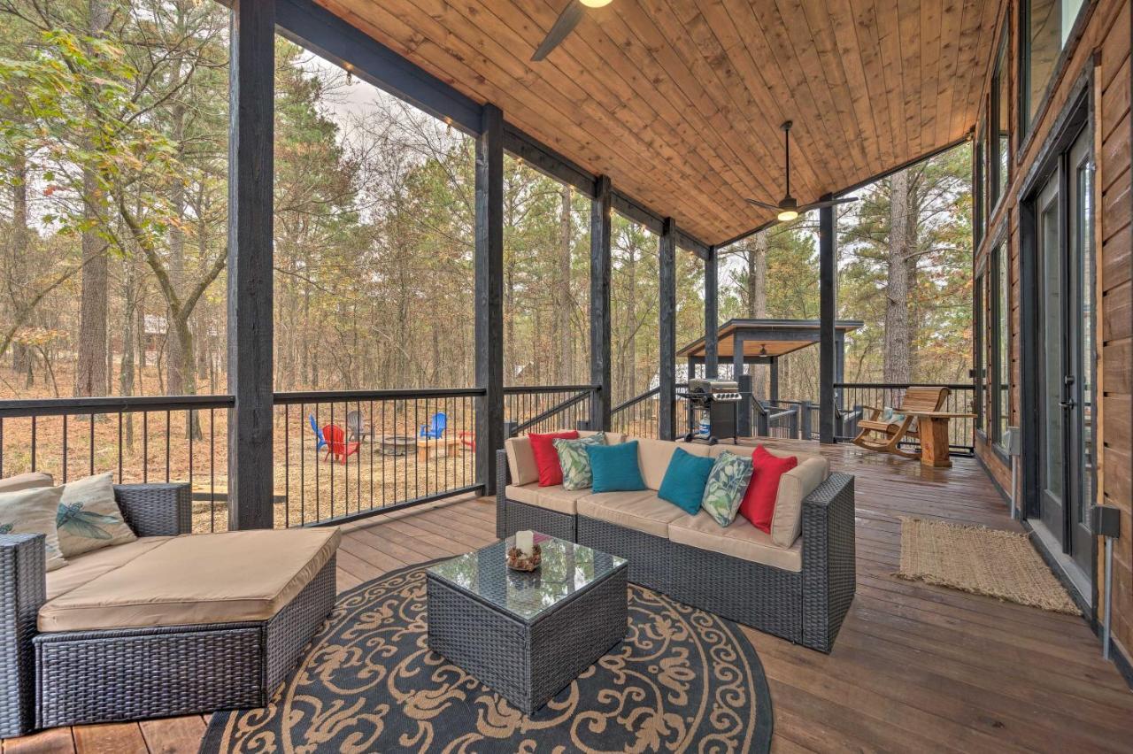 Luxury Cabin In The Woods With Hot Tub And Yard Games! Broken Bow Exteriér fotografie