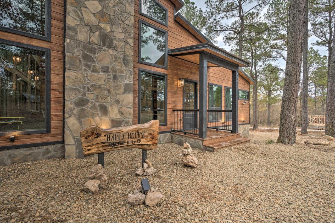 Luxury Cabin In The Woods With Hot Tub And Yard Games! Broken Bow Exteriér fotografie