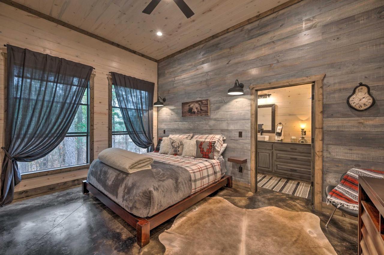 Luxury Cabin In The Woods With Hot Tub And Yard Games! Broken Bow Exteriér fotografie