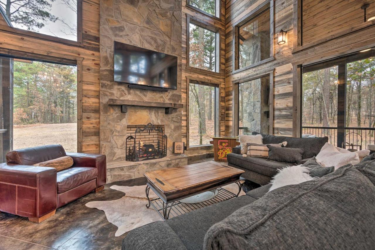 Luxury Cabin In The Woods With Hot Tub And Yard Games! Broken Bow Exteriér fotografie