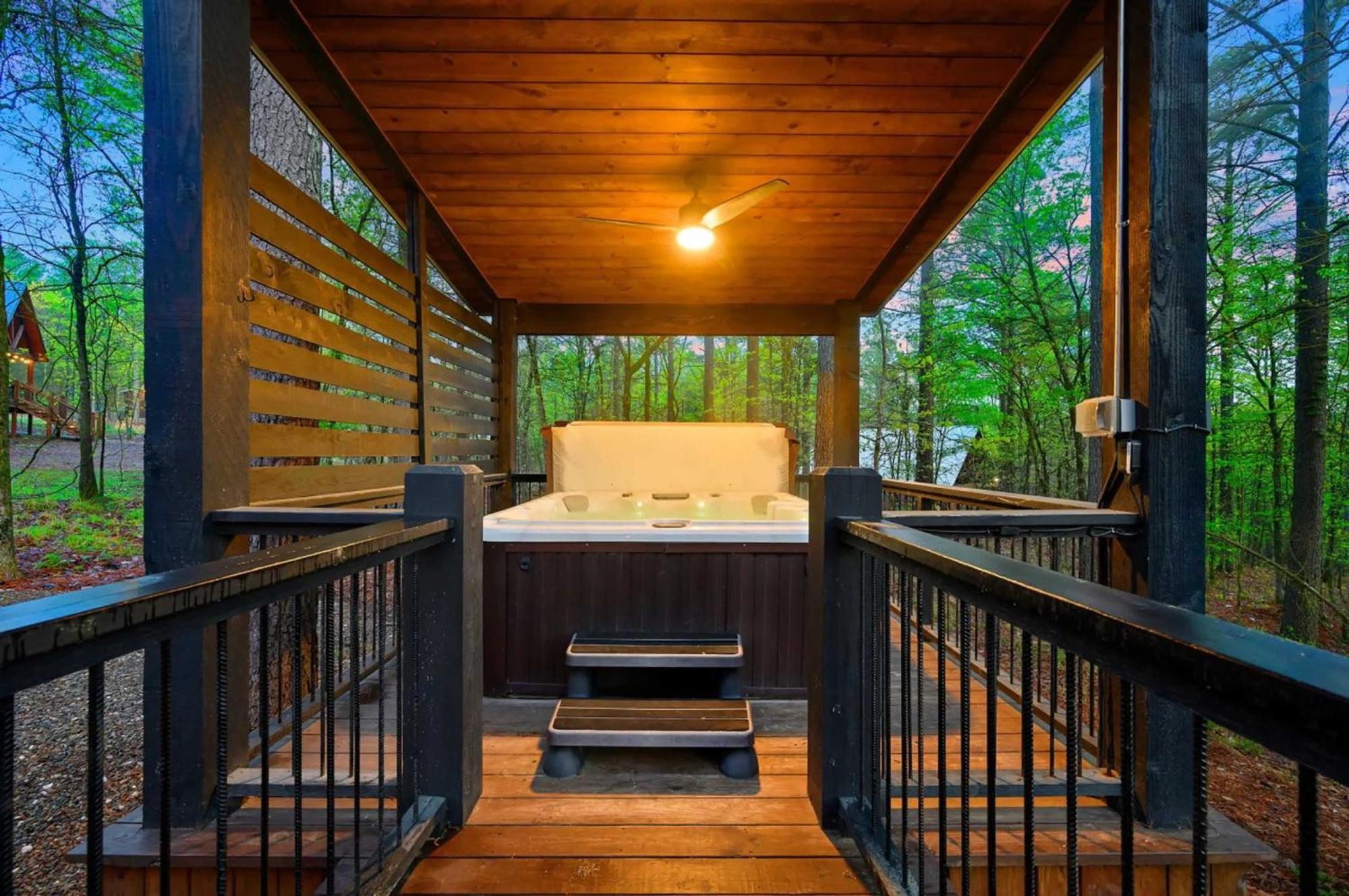 Luxury Cabin In The Woods With Hot Tub And Yard Games! Broken Bow Exteriér fotografie